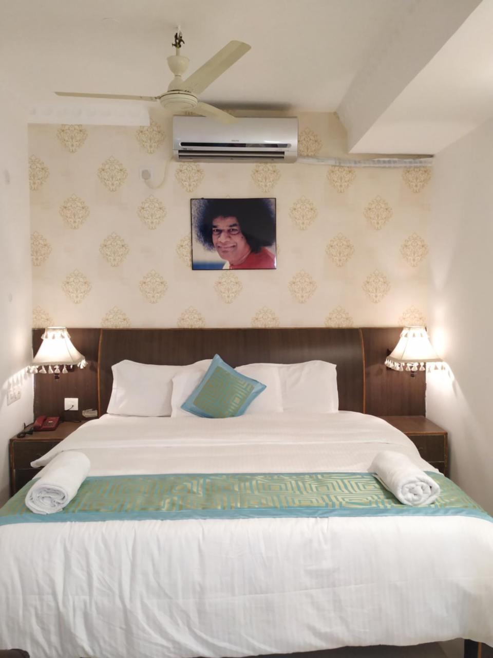 Aum Hotel Puttaparthi Zewnętrze zdjęcie