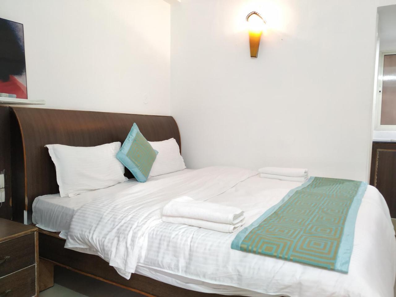 Aum Hotel Puttaparthi Zewnętrze zdjęcie
