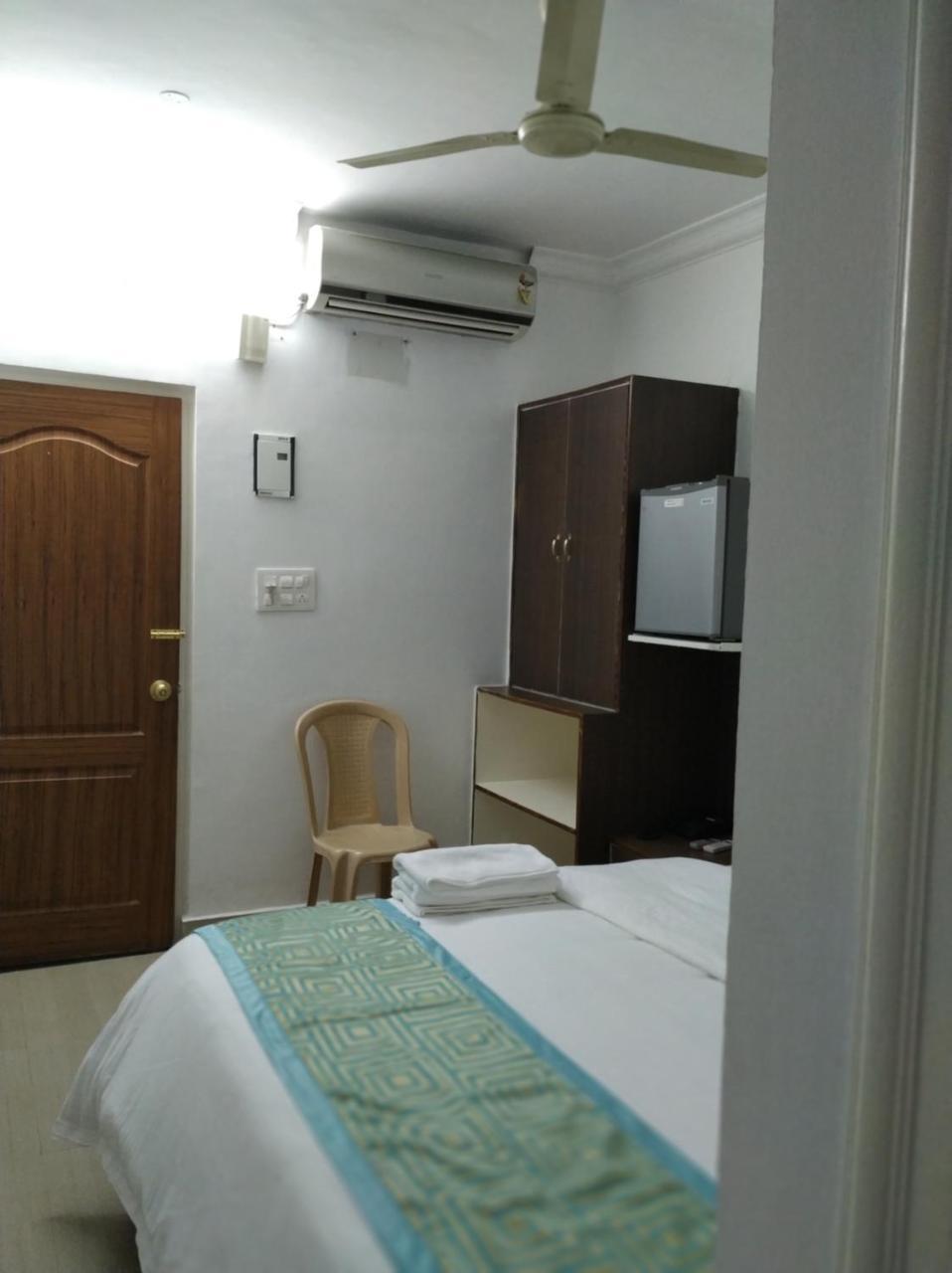 Aum Hotel Puttaparthi Zewnętrze zdjęcie